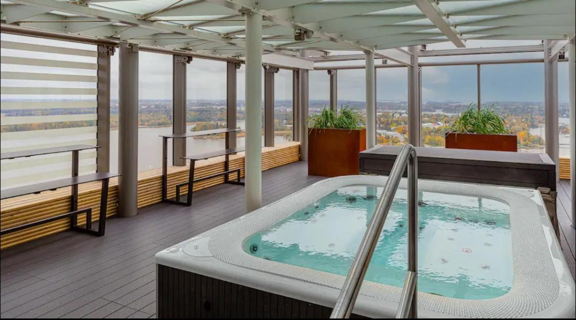 Sunny Brand New Sea View Luxury Skyscraper In *